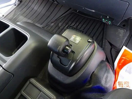 【年次点検済】フォワード 2.3t 標準ベッドレス タダノ4段クレーン付 210ps