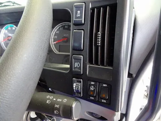 【年次点検済】フォワード 2.3t 標準ベッドレス タダノ4段クレーン付 210ps