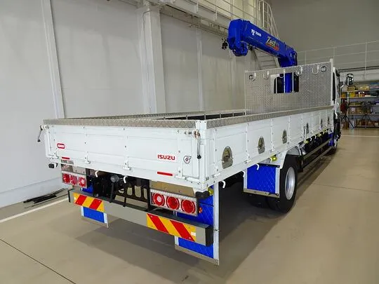 【年次点検済】フォワード 2.3t 標準ベッドレス タダノ4段クレーン付 210ps