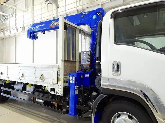 【年次点検済】フォワード 2.3t 標準ベッドレス タダノ4段クレーン付 210ps