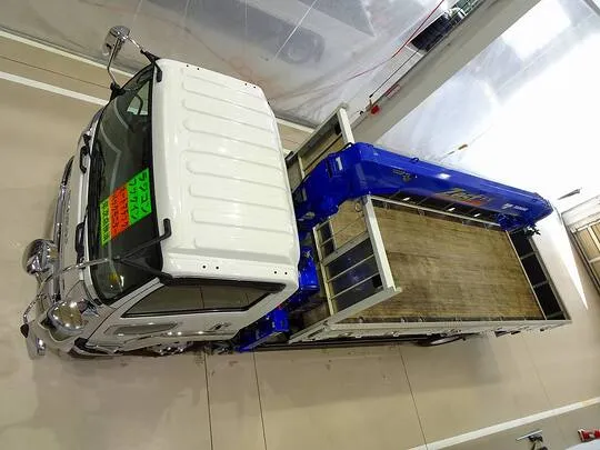 【年次点検済】フォワード 2.3t 標準ベッドレス タダノ4段クレーン付 210ps