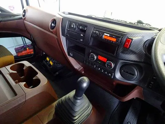 レンジャー 2.85t ワイドベッド付 アルミウイング 240ps