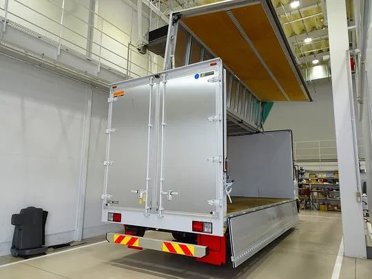 レンジャー 2.85t ワイドベッド付 アルミウイング 240ps