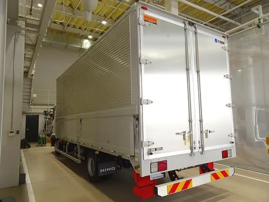 レンジャー 2.85t ワイドベッド付 アルミウイング 240ps