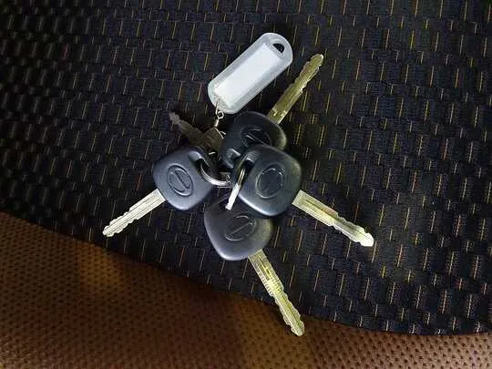 レンジャー 2.85t ワイドベッド付 アルミウイング 240ps