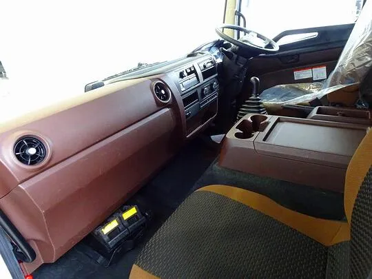 レンジャー 2.85t ワイドベッド付 アルミウイング 240ps