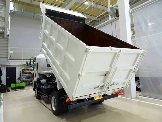 フォワード 2.85t 標準ベッドレス 深ダンプ 210ps