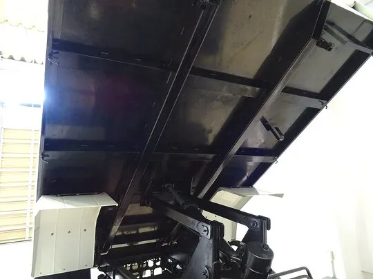 フォワード 2.85t 標準ベッドレス 深ダンプ 210ps