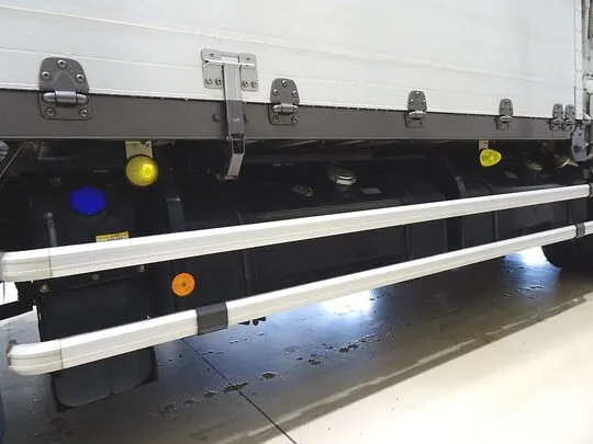 ギガ 13.7t 4軸 アルミウイング リアエアサス 380ps