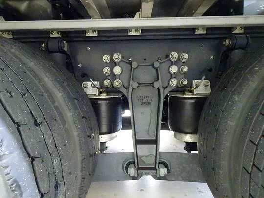 ギガ 13.7t 4軸 アルミウイング リアエアサス 380ps