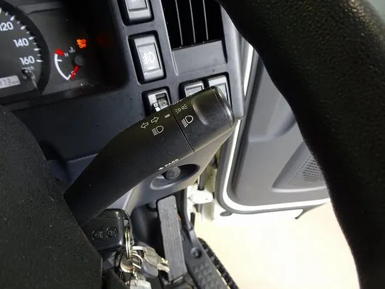 エルフ 2t 高床 標準ロング 低温冷凍車 スタンバイ/格納ゲート付