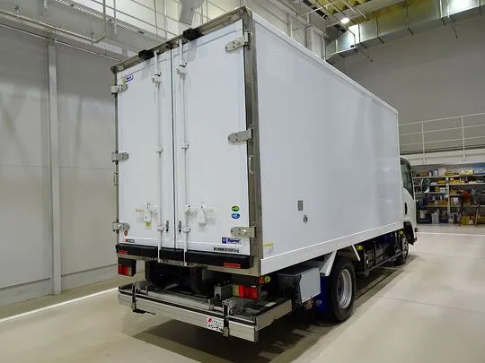 エルフ 2t 高床 標準ロング 低温冷凍車 スタンバイ/格納ゲート付