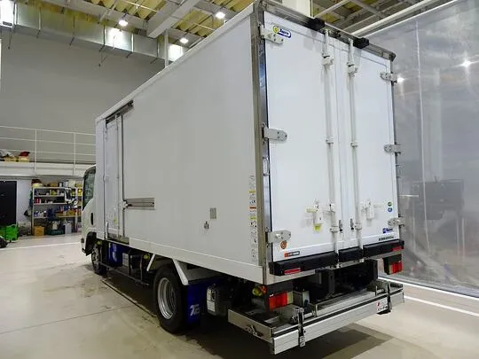 エルフ 2t 高床 標準ロング 低温冷凍車 スタンバイ/格納ゲート付