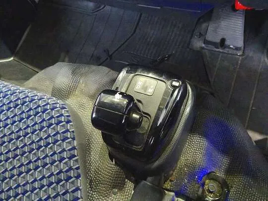 エルフ 1.8t 4WD FFL 標準 Wキャブ/垂直PG付 総重量5t未満