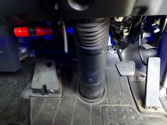 エルフ 1.8t 4WD FFL 標準 Wキャブ/垂直PG付 総重量5t未満