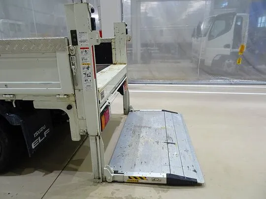 エルフ 1.8t 4WD FFL 標準 Wキャブ/垂直PG付 総重量5t未満