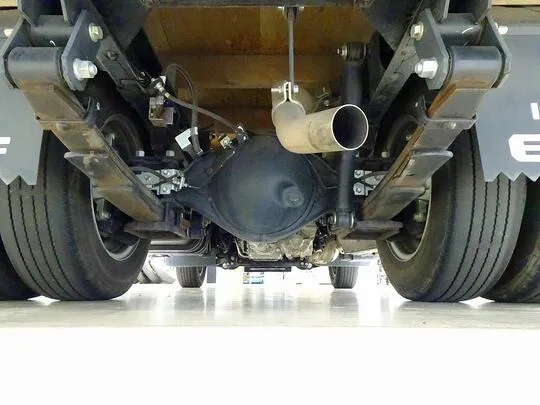 エルフ 1.8t 4WD FFL 標準 Wキャブ/垂直PG付 総重量5t未満