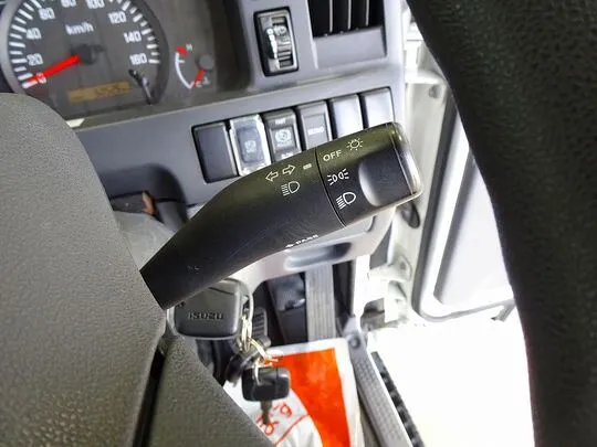 エルフ 2t FFL 標準 保冷バン 総重量5t未満