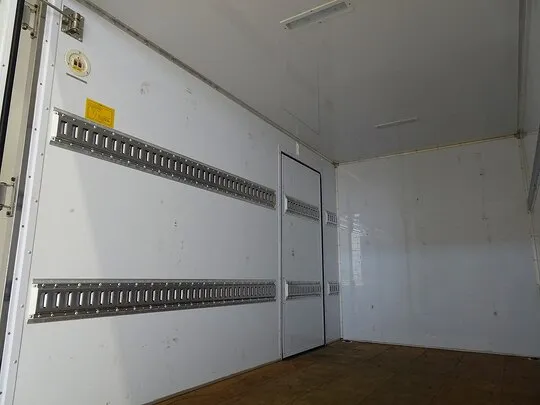 エルフ 2t FFL 標準 保冷バン 総重量5t未満