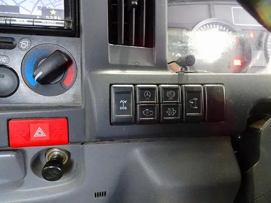 エルフ 1.5t 4WD FFL Sタイヤ 平ボデー