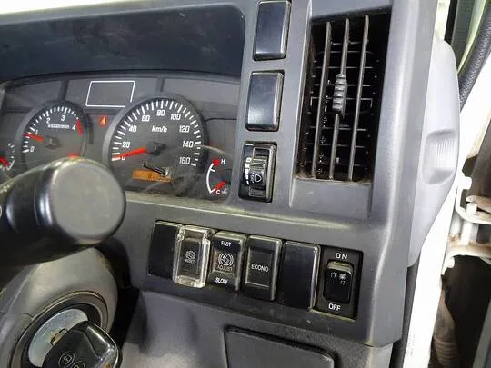 エルフ 1.5t 4WD FFL Sタイヤ 平ボデー