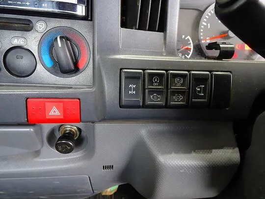 エルフ 1.5t 4WD FFL Sタイヤ 平ボデー