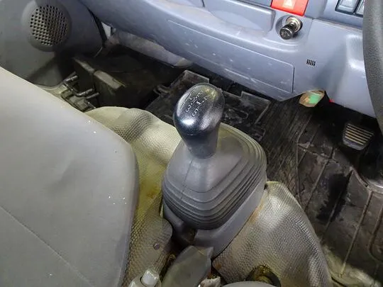 エルフ 1.5t 4WD FFL Sタイヤ 平ボデー