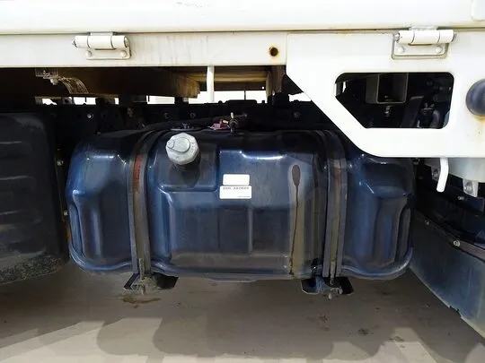 エルフ 1.5t 4WD FFL Sタイヤ 平ボデー