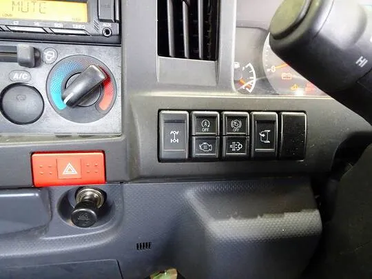 エルフ 1.55t 4WD FFL Wタイヤ 平ボデー