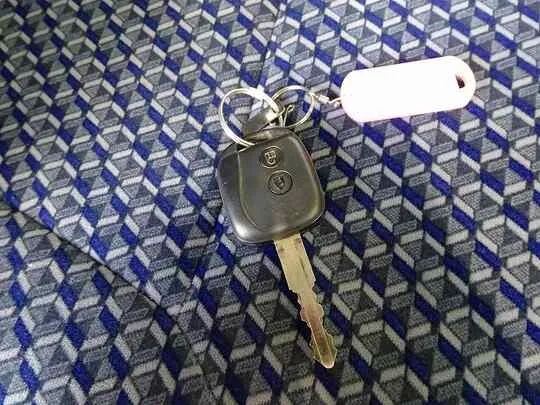 エルフ 1.55t 4WD FFL Wタイヤ 平ボデー