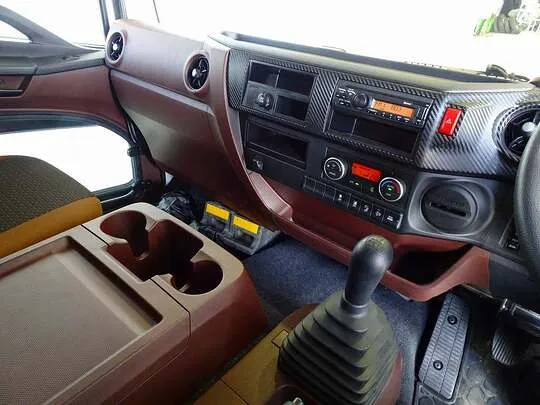 レンジャー 3.65t 標準ベッド付 平ボデー 210ps