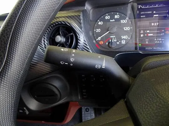 レンジャー 3.65t 標準ベッド付 平ボデー 210ps