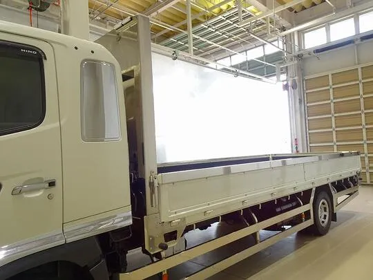 レンジャー 3.65t 標準ベッド付 平ボデー 210ps