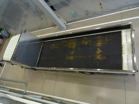 レンジャー 3.65t 標準ベッド付 平ボデー 210ps