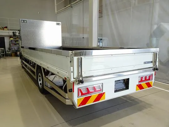 レンジャー 3.65t 標準ベッド付 平ボデー 210ps