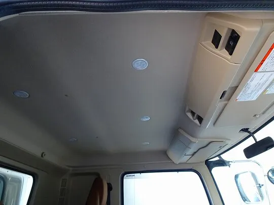 レンジャー 3.65t 標準ベッド付 平ボデー 210ps