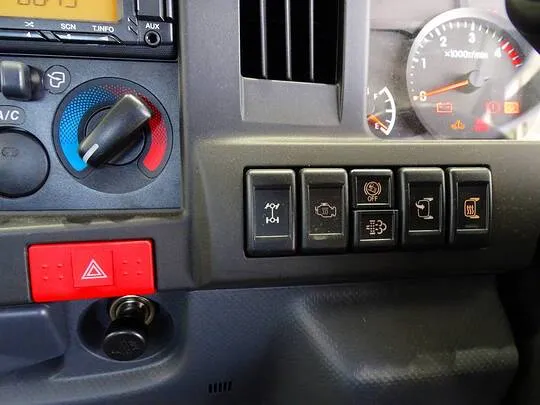 エルフ 2.6t 4No. 4WD FFL 強化ダンプ