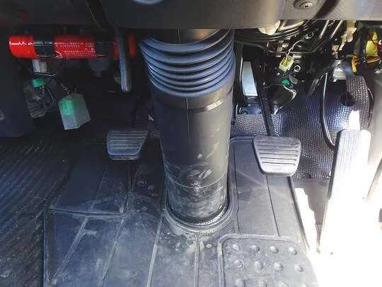 エルフ 2.6t 4No. 4WD FFL 強化ダンプ