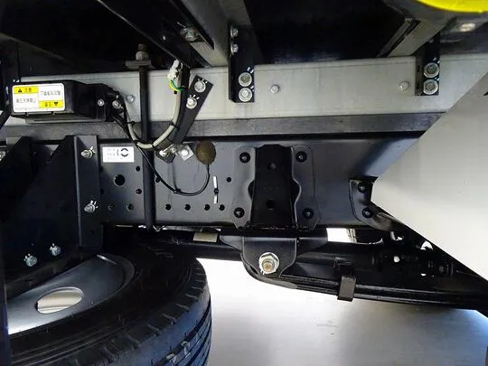 エルフ 2t 高床 標準ロング 低温冷凍車 スタンバイ/格納ゲート付
