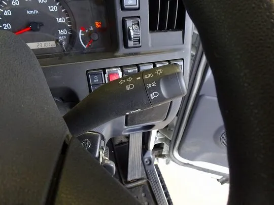 アトラス 1.55t 4WD FSL Sタイヤ 平ボデー