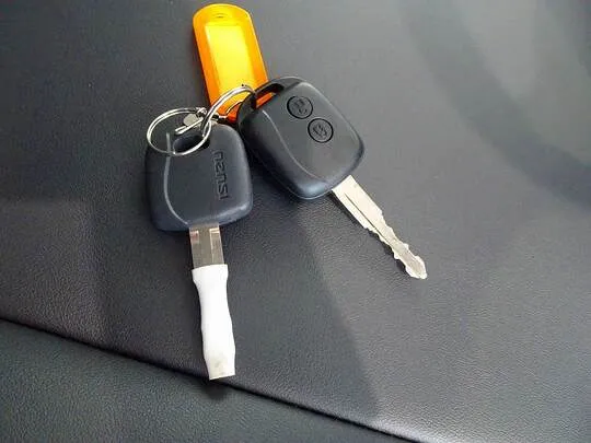 フォワード 3.7t 標準ベッドレス ダンプ 190ps 未使用車