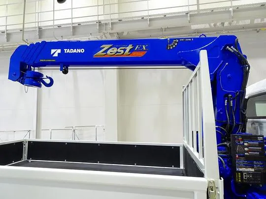 キャンター 3t 全低床 標準セミロング タダノ4段クレーン付 未使用車