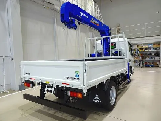 キャンター 3t 全低床 標準セミロング タダノ4段クレーン付 未使用車