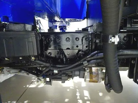 キャンター 3t 全低床 標準セミロング タダノ4段クレーン付 未使用車