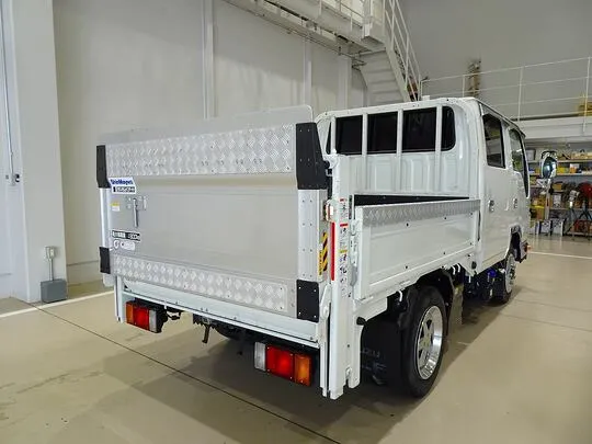 エルフ 1.8t 4WD FFL 標準 Wキャブ/垂直PG付 総重量5t未満