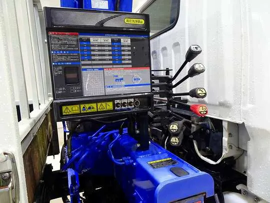 【年次点検済】キャンター 2t 全低床 標準 タダノ3段クレーン付