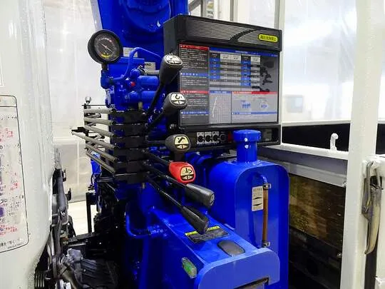 【年次点検済】キャンター 2t 全低床 標準 タダノ3段クレーン付