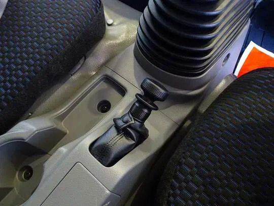 デュトロ 2t 4WD FJL ワイドロング 低温冷凍車 スタンバイ付