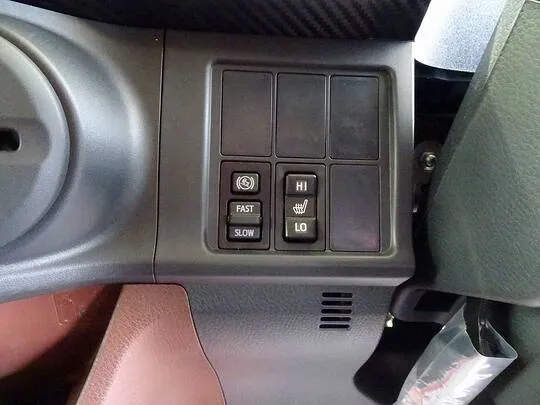 レンジャー 2.7t ワイドベッド付 アルミウイング リアエアサス 240ps 未使用車