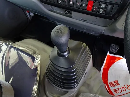 デュトロ 2t 4WD FJL 強化ダンプ 未使用車
